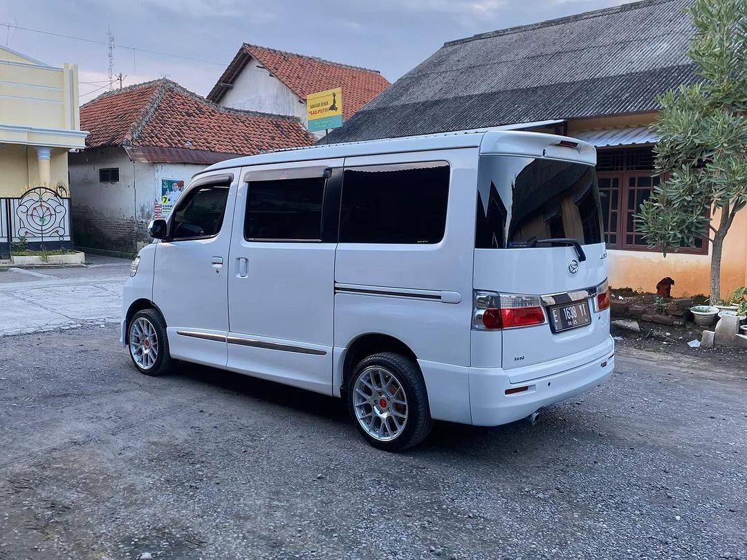 2017 Daihatsu Luxio 2017 Daihatsu Luxio