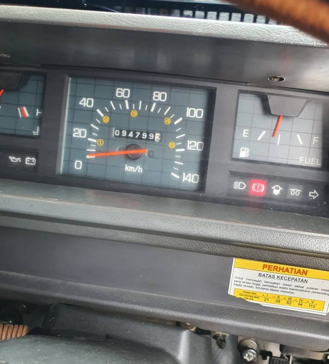 2017 Mitsubishi L300 2017 Mitsubishi L300