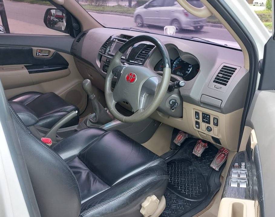 2013 Toyota Fortuner 2013 Toyota Fortuner