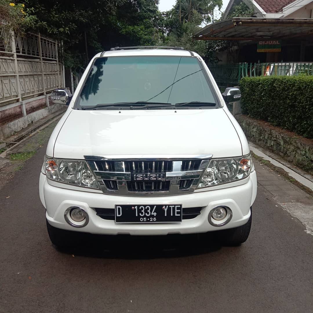 Second Hand 2012 Isuzu Panther Second Hand 2012 Isuzu Panther