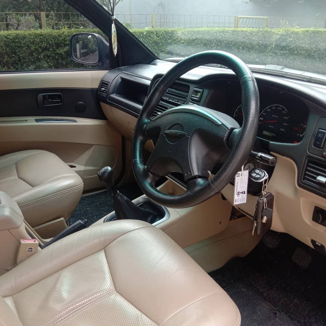 2012 Isuzu Panther 2012 Isuzu Panther