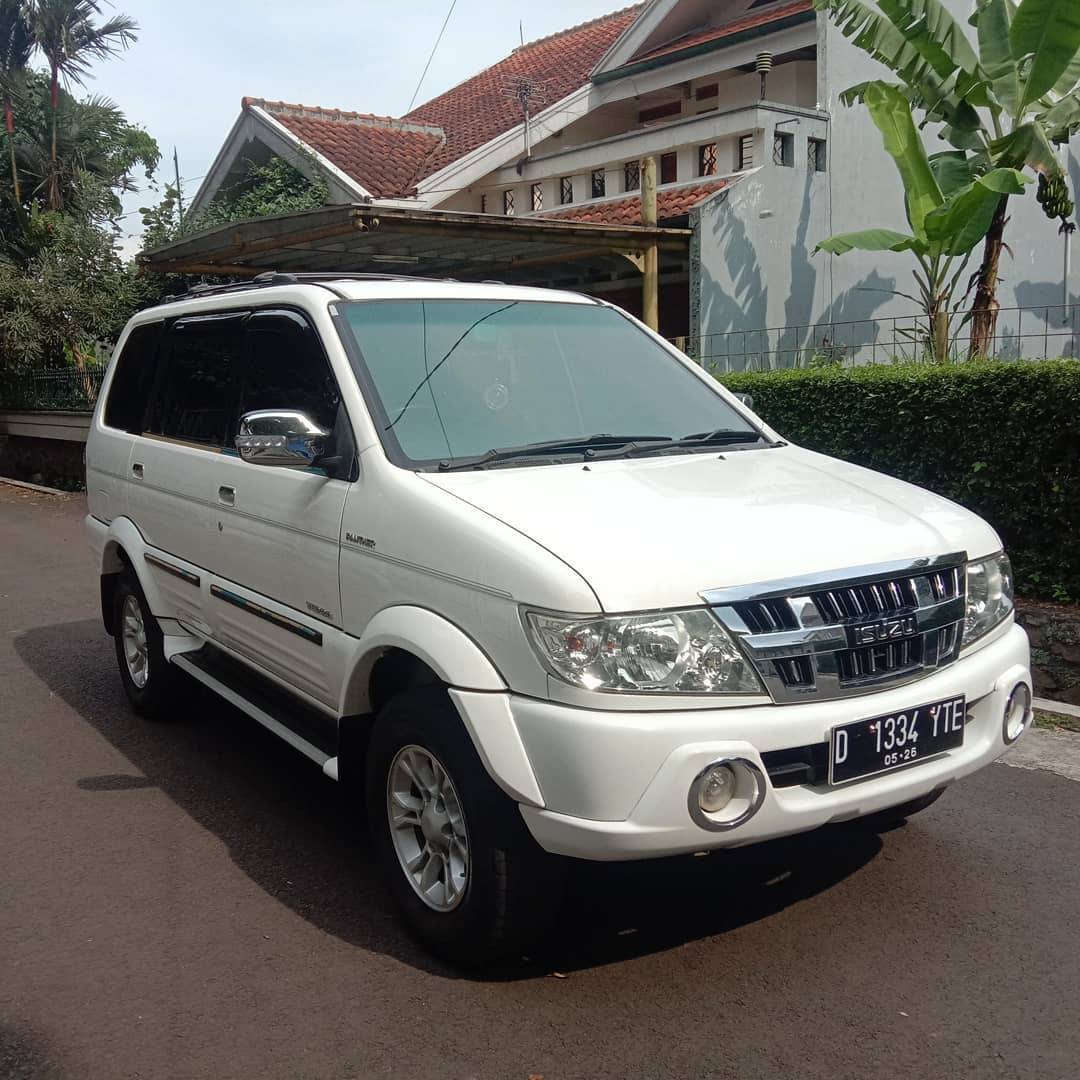 2012 Isuzu Panther 2012 Isuzu Panther