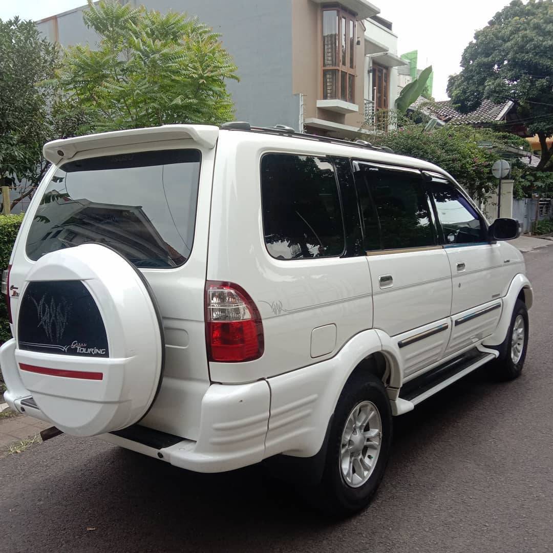 2012 Isuzu Panther 2012 Isuzu Panther
