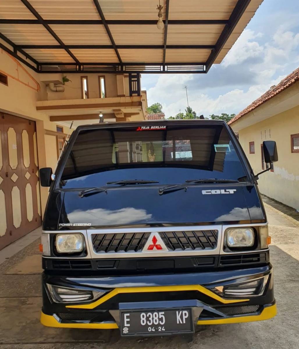 Second Hand 2014 Mitsubishi L300 Second Hand 2014 Mitsubishi L300