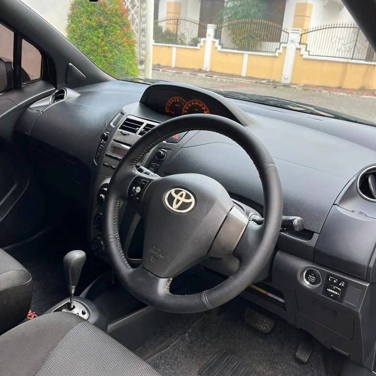 2011 Toyota Yaris 2011 Toyota Yaris