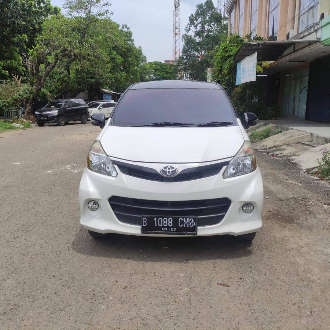 2013 Toyota Avanza Veloz Bekas 2013 Toyota Avanza Veloz Bekas