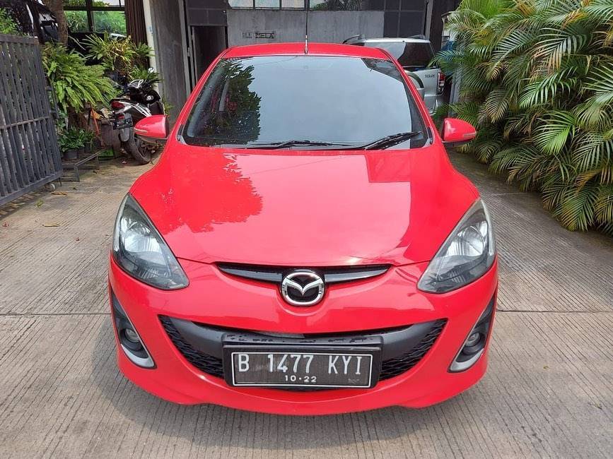 2011 Mazda 2  R AT Bekas