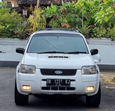 Second Hand 2003 Ford Escape 4 X 2 XLT 2L MT