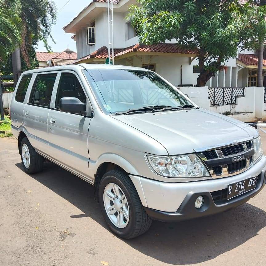 2016 Isuzu Panther 2016 Isuzu Panther