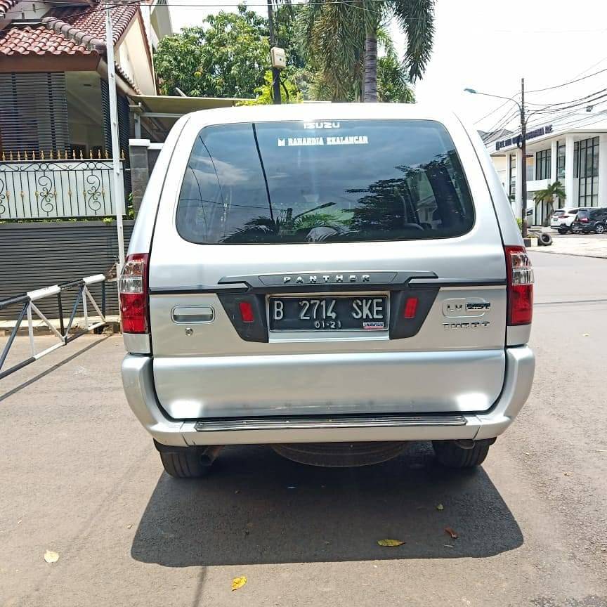 2016 Isuzu Panther 2016 Isuzu Panther