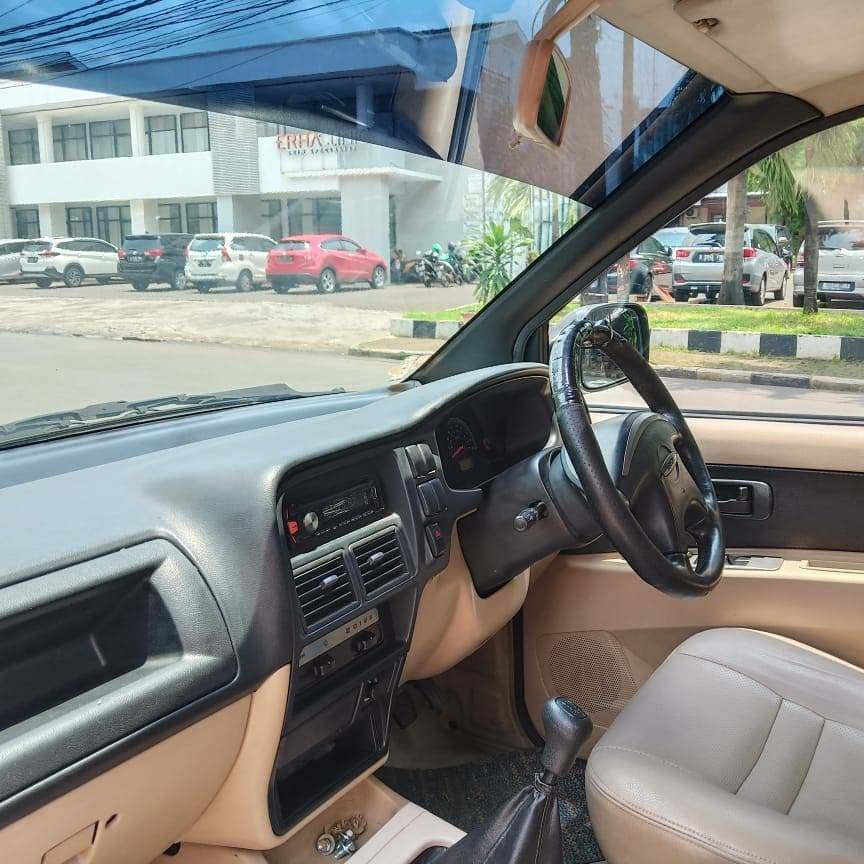 2016 Isuzu Panther 2016 Isuzu Panther