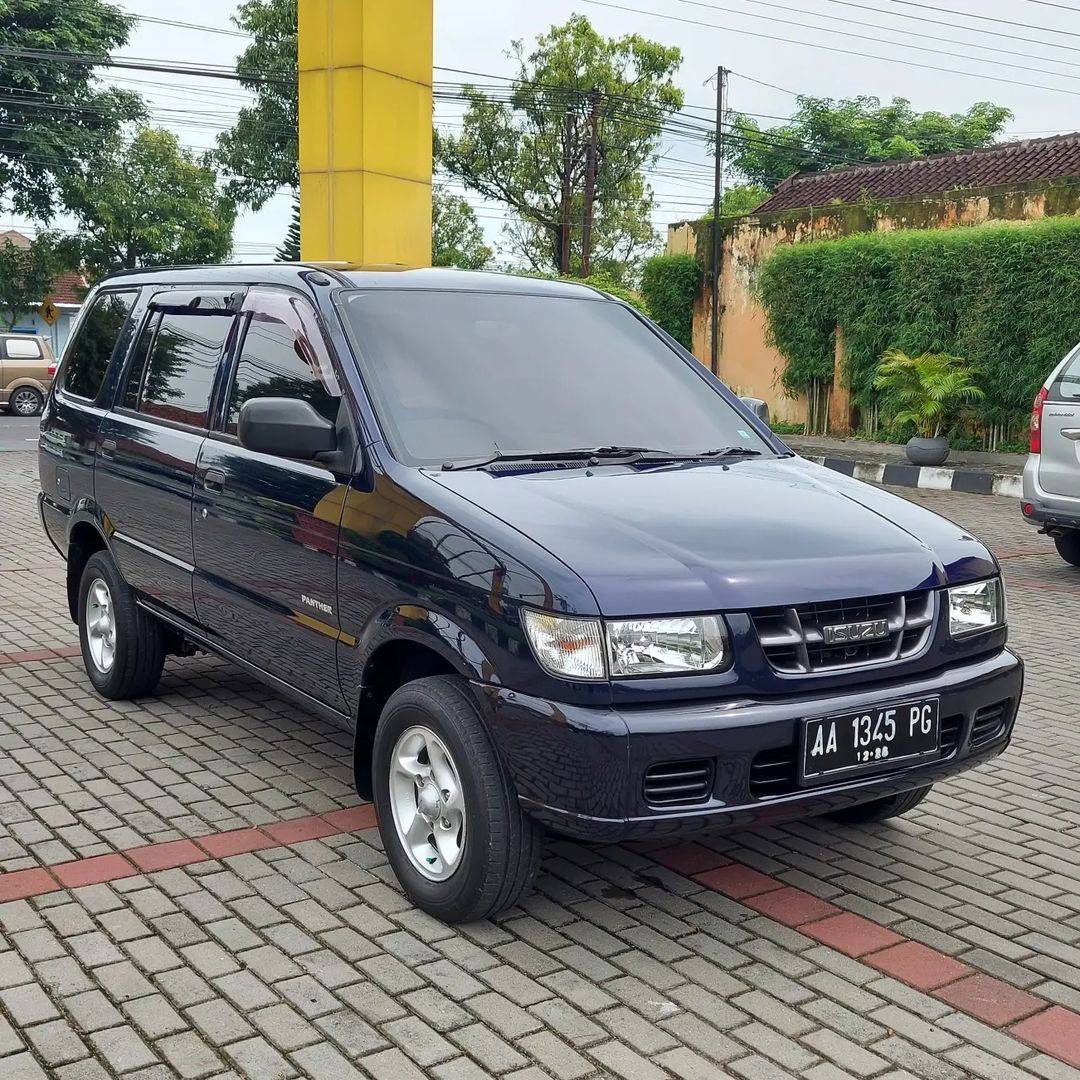 2003 Isuzu Panther 2003 Isuzu Panther