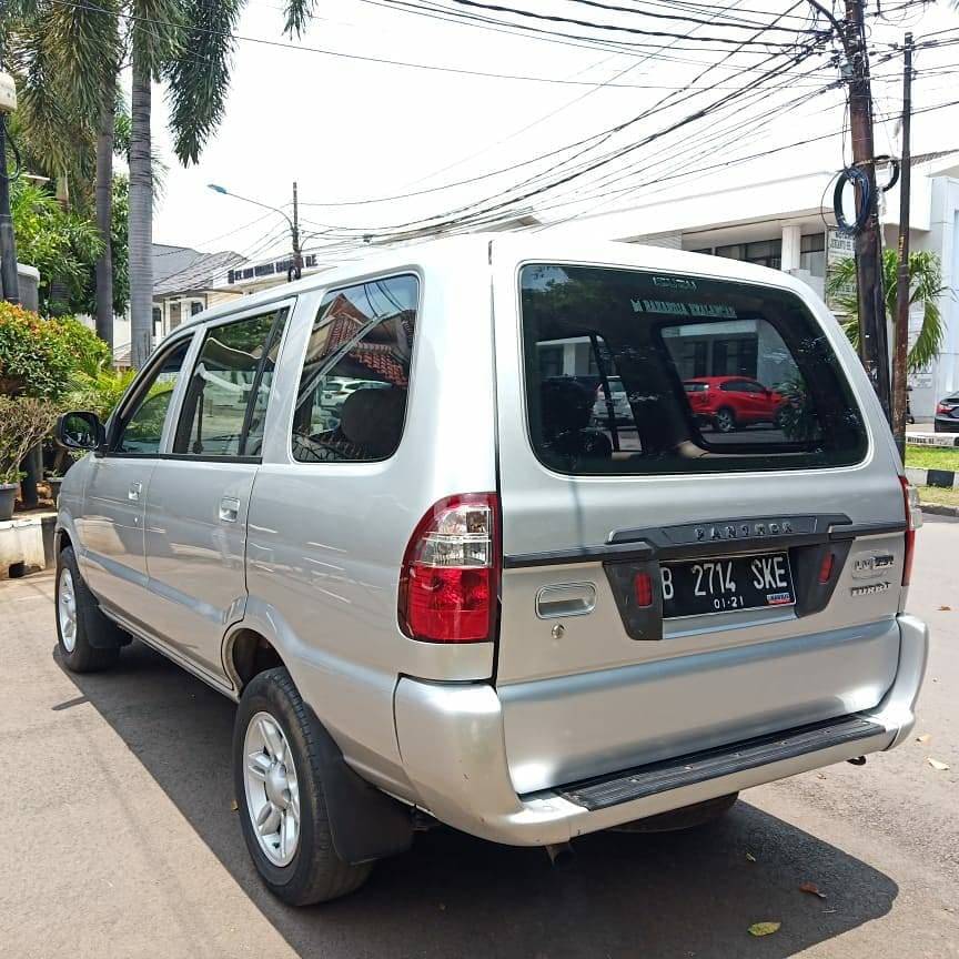 2016 Isuzu Panther 2016 Isuzu Panther