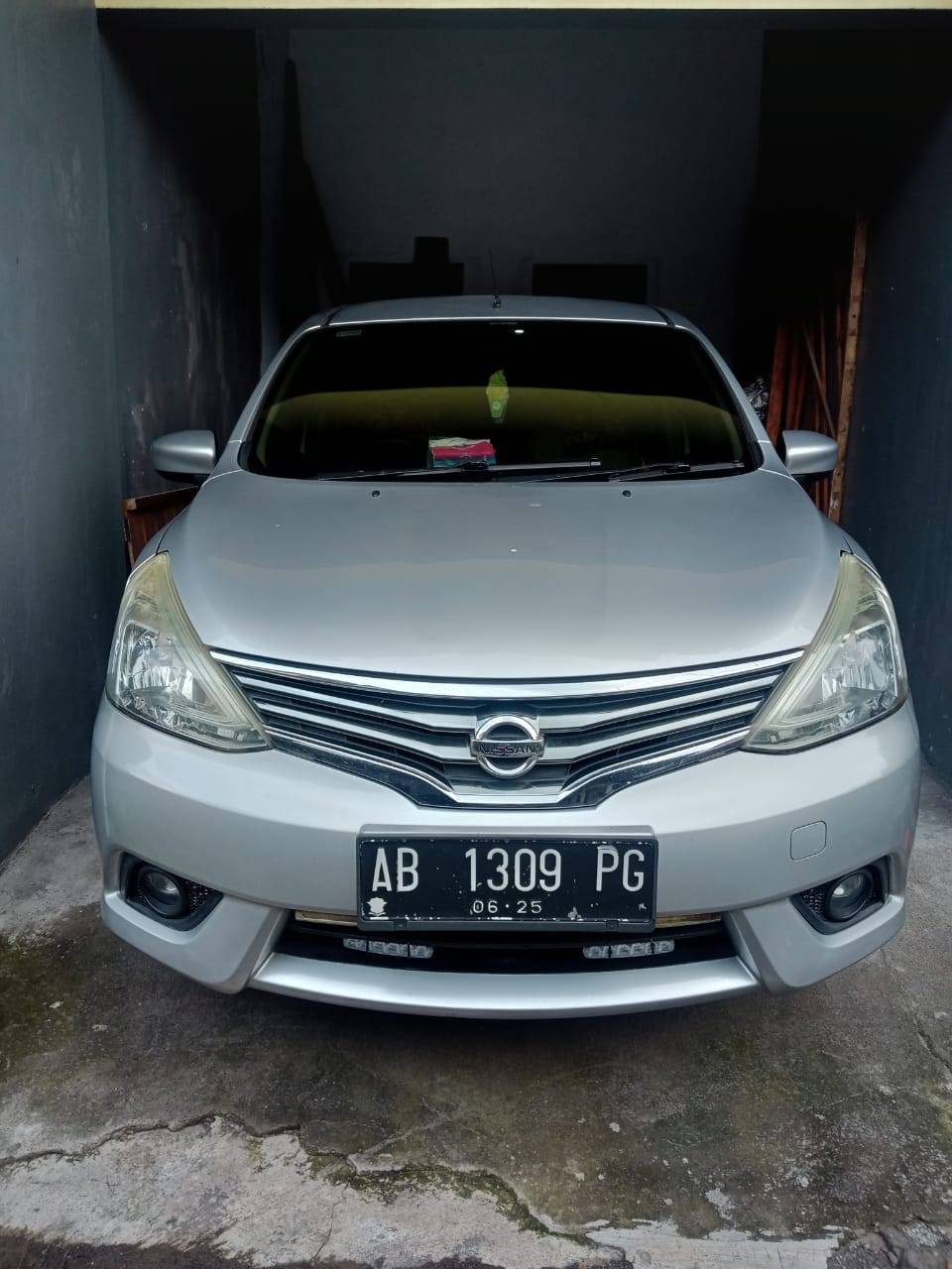 2013 Nissan Grand Livina Bekas 2013 Nissan Grand Livina Bekas