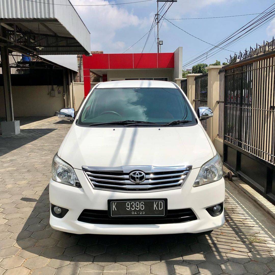 2012 Toyota Kijang Innova Bekas 2012 Toyota Kijang Innova Bekas