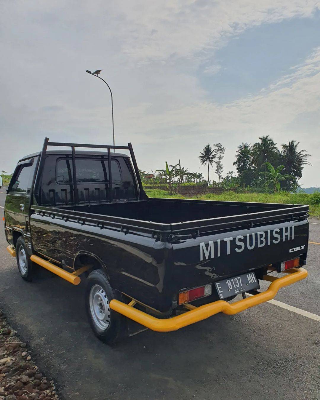 2016 Mitsubishi L300 2016 Mitsubishi L300