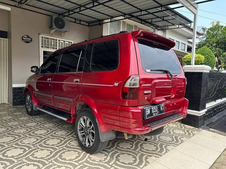 2012 Isuzu Panther 2012 Isuzu Panther