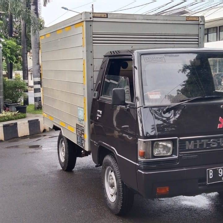 2015 Mitsubishi Colt L300 2015 Mitsubishi Colt L300