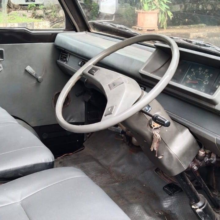 2015 Mitsubishi Colt L300 2015 Mitsubishi Colt L300