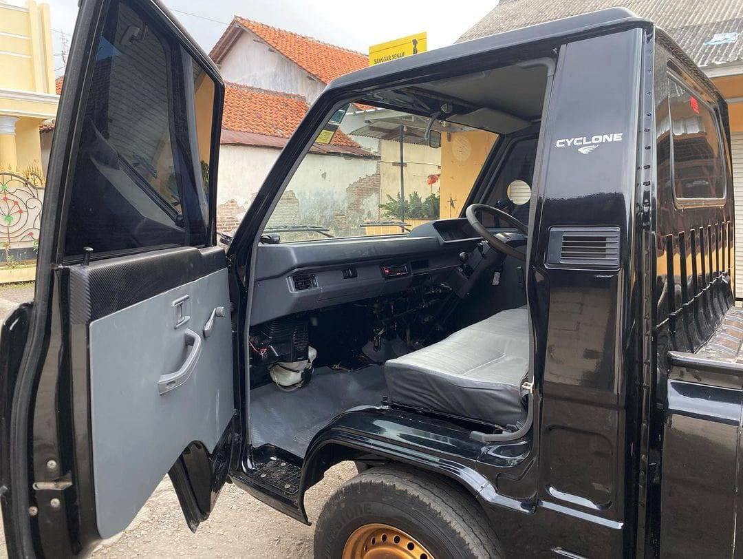 2021 Mitsubishi L300 2021 Mitsubishi L300