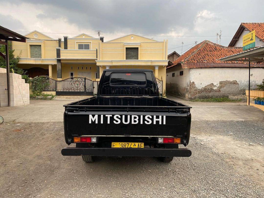 2021 Mitsubishi L300 2021 Mitsubishi L300