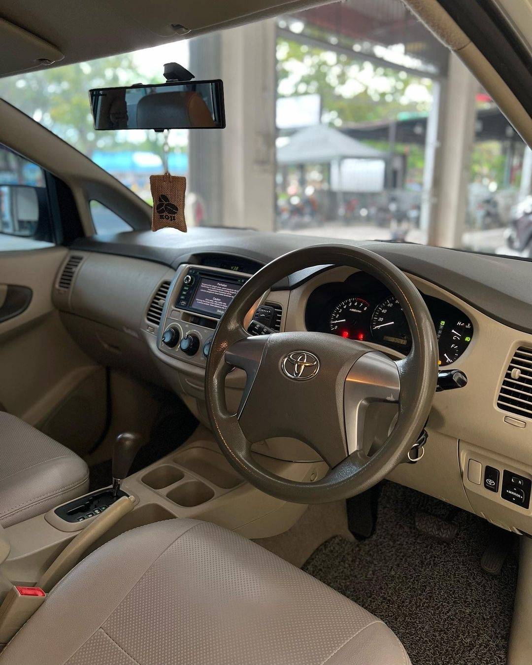 2012 Toyota Kijang Innova 2012 Toyota Kijang Innova