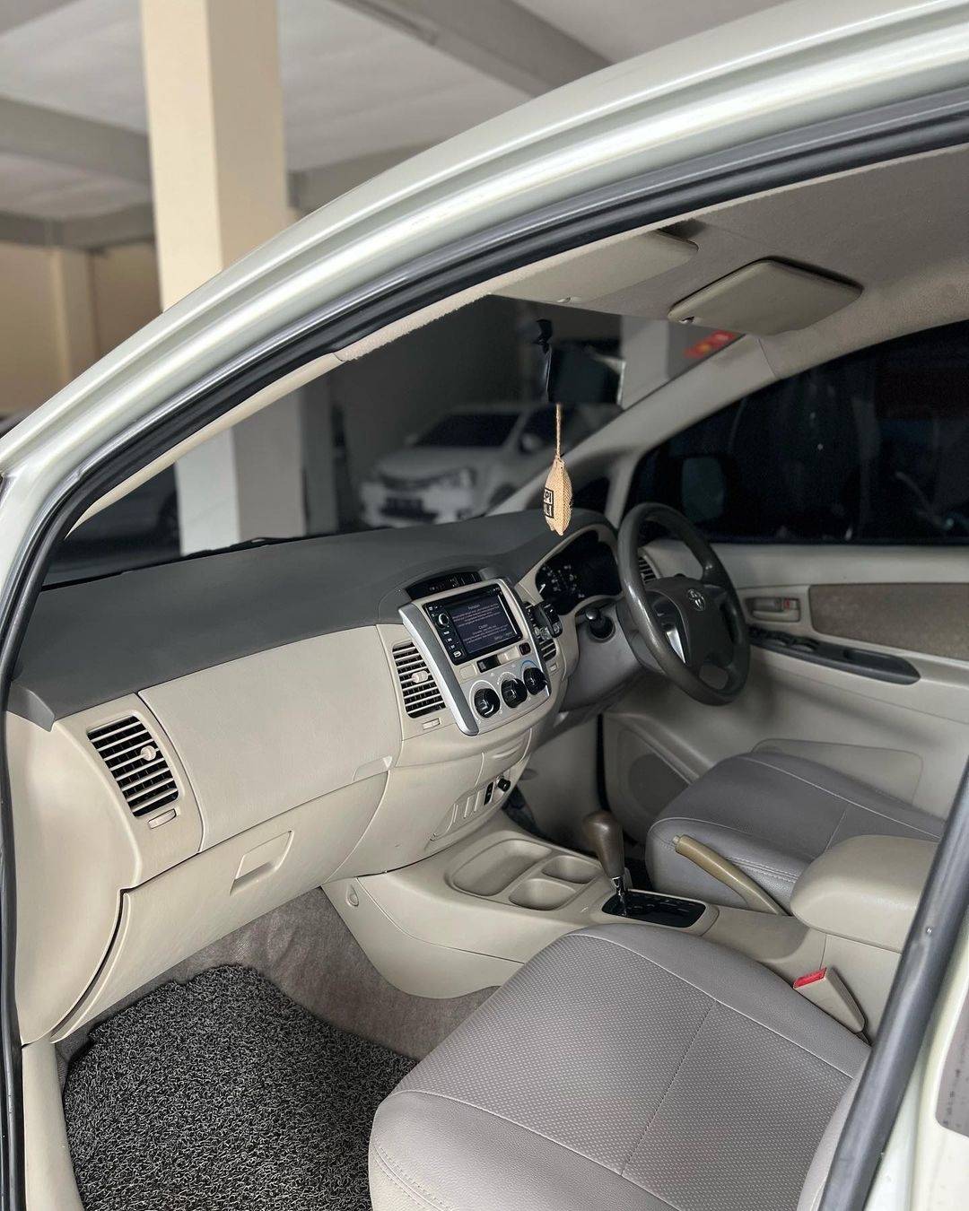 2012 Toyota Kijang Innova 2012 Toyota Kijang Innova