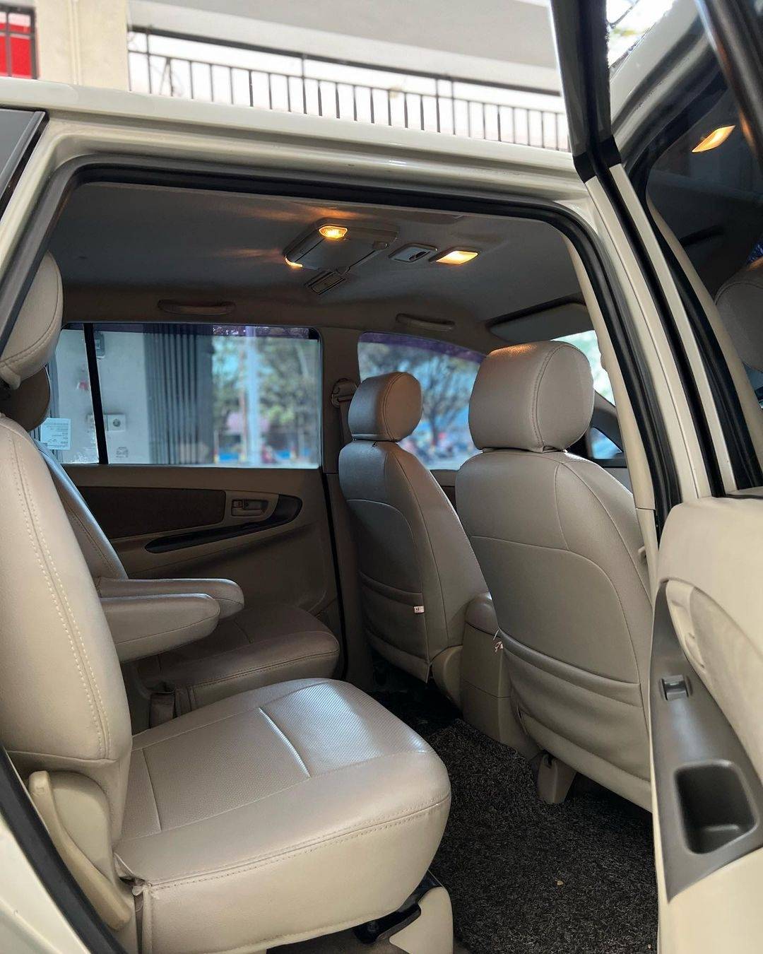 2012 Toyota Kijang Innova 2012 Toyota Kijang Innova