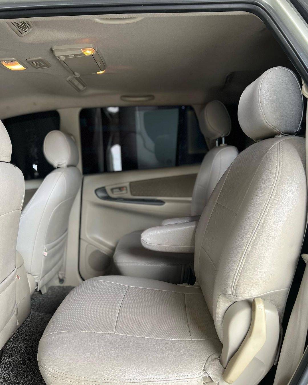 2012 Toyota Kijang Innova 2012 Toyota Kijang Innova