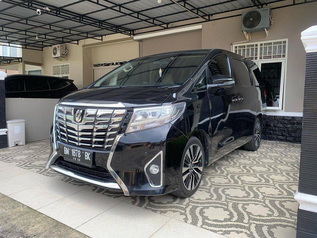 Second Hand 2014 Toyota Alphard Second Hand 2014 Toyota Alphard