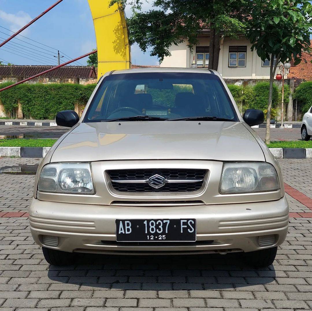 2004 Suzuki Escudo Bekas 2004 Suzuki Escudo Bekas