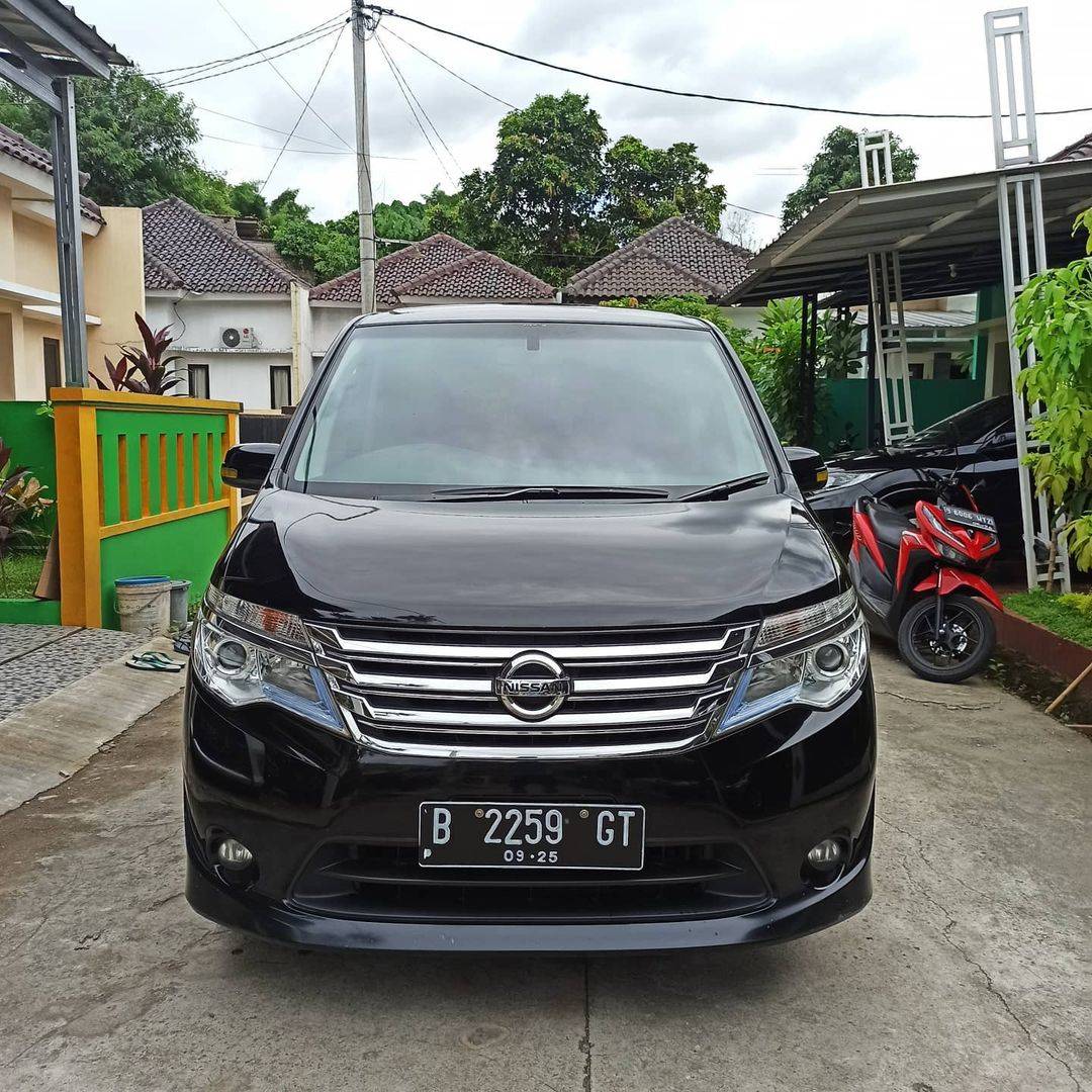 Second Hand 2015 Nissan Serena Second Hand 2015 Nissan Serena