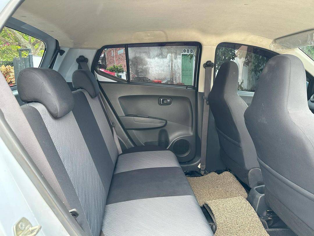 2013 Daihatsu Ayla 2013 Daihatsu Ayla