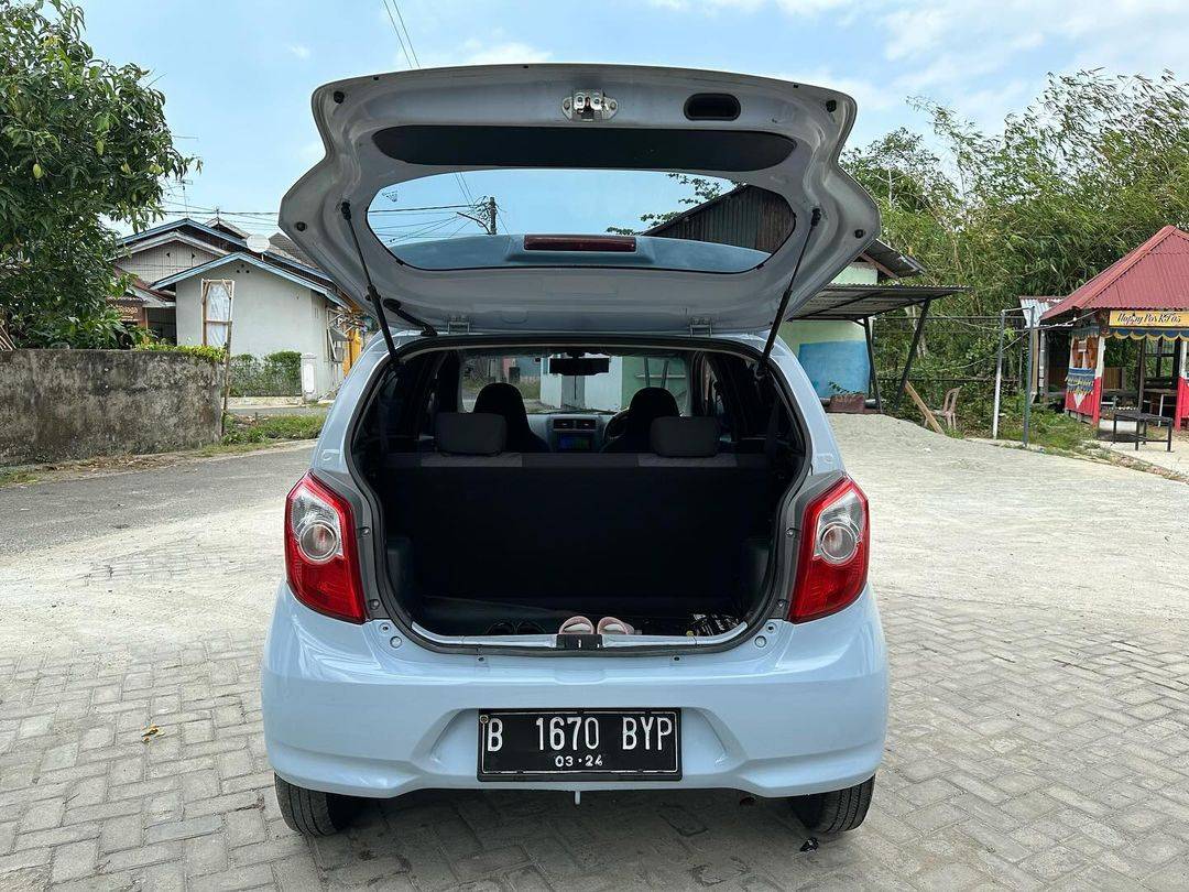 2013 Daihatsu Ayla 2013 Daihatsu Ayla