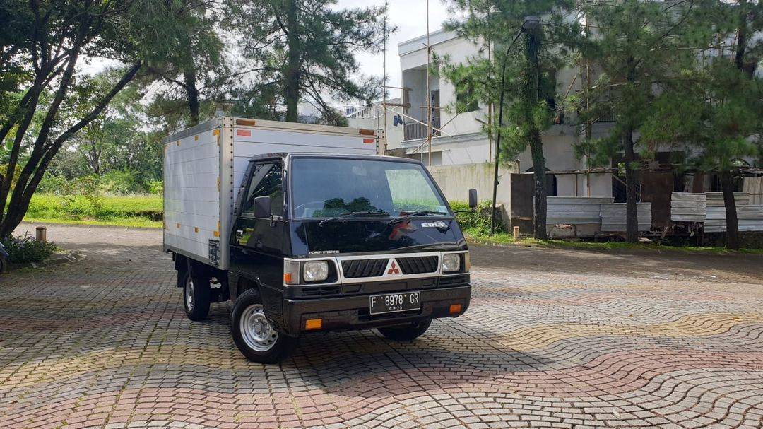 2015 Mitsubishi Colt L300 2015 Mitsubishi Colt L300