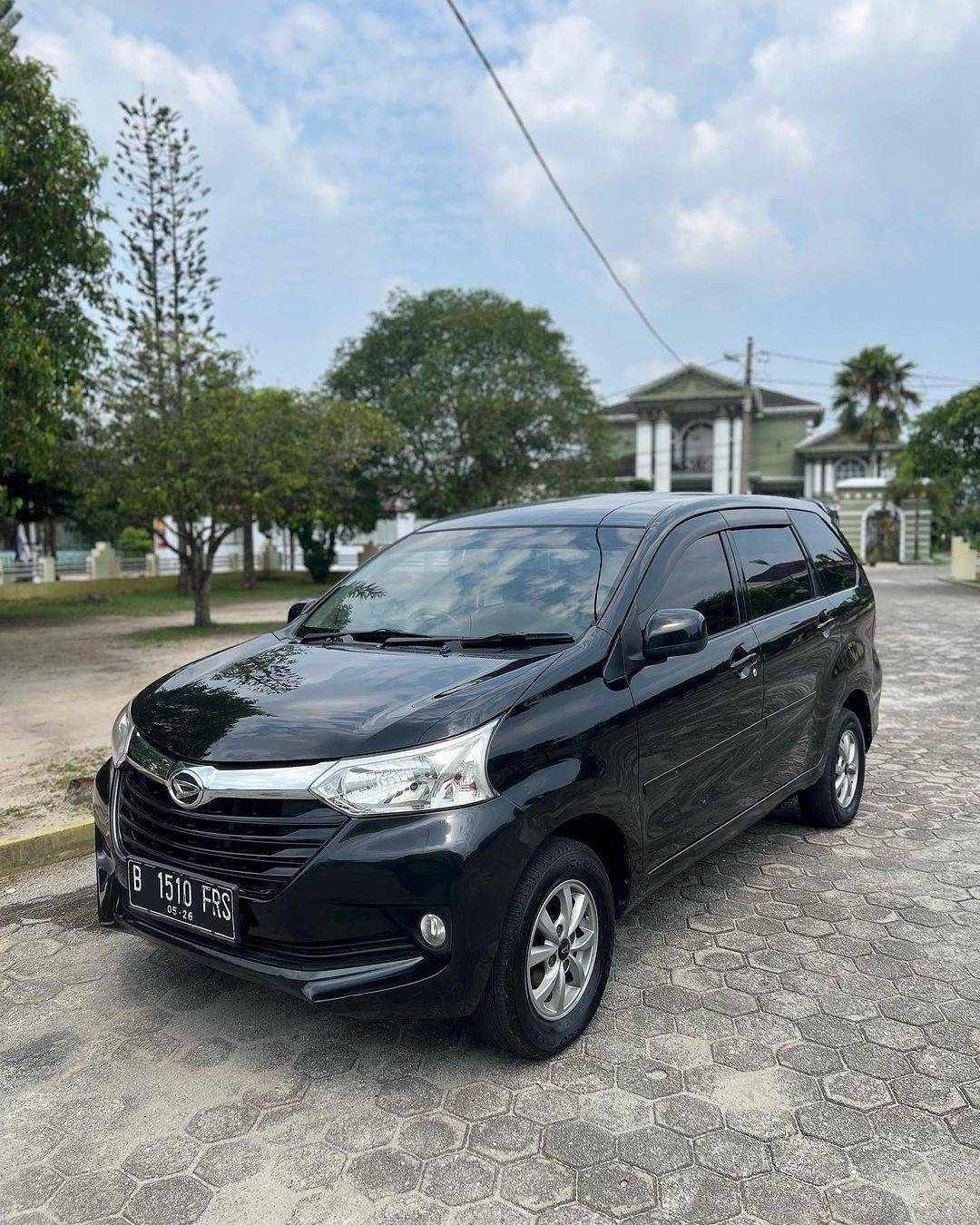 Second Hand 2016 Daihatsu Xenia Second Hand 2016 Daihatsu Xenia