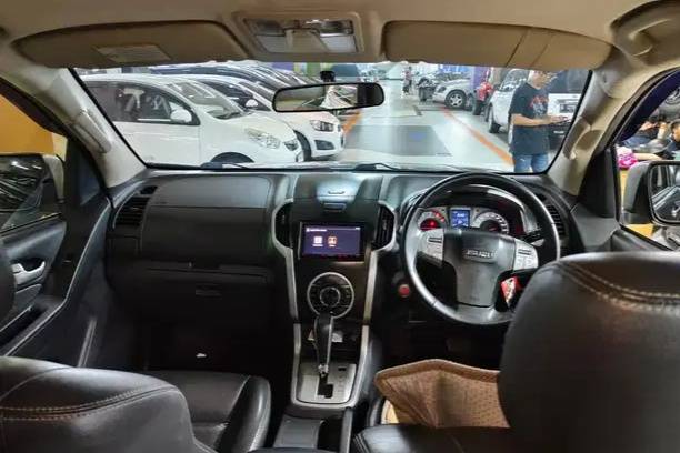 2013 Isuzu MuX 2013 Isuzu MuX