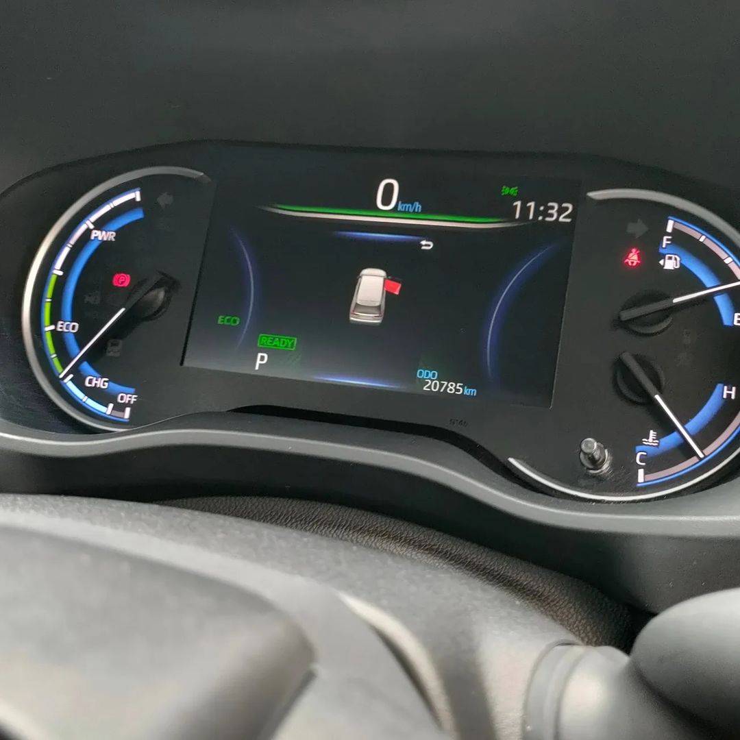 2022 Toyota Kijang Innova Zenix Hybrid EV 2022 Toyota Kijang Innova Zenix Hybrid EV