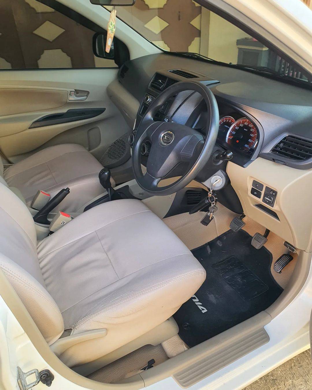 2012 Daihatsu Xenia 2012 Daihatsu Xenia