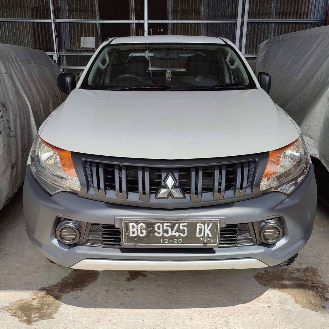 Second Hand 2015 Mitsubishi Strada Second Hand 2015 Mitsubishi Strada