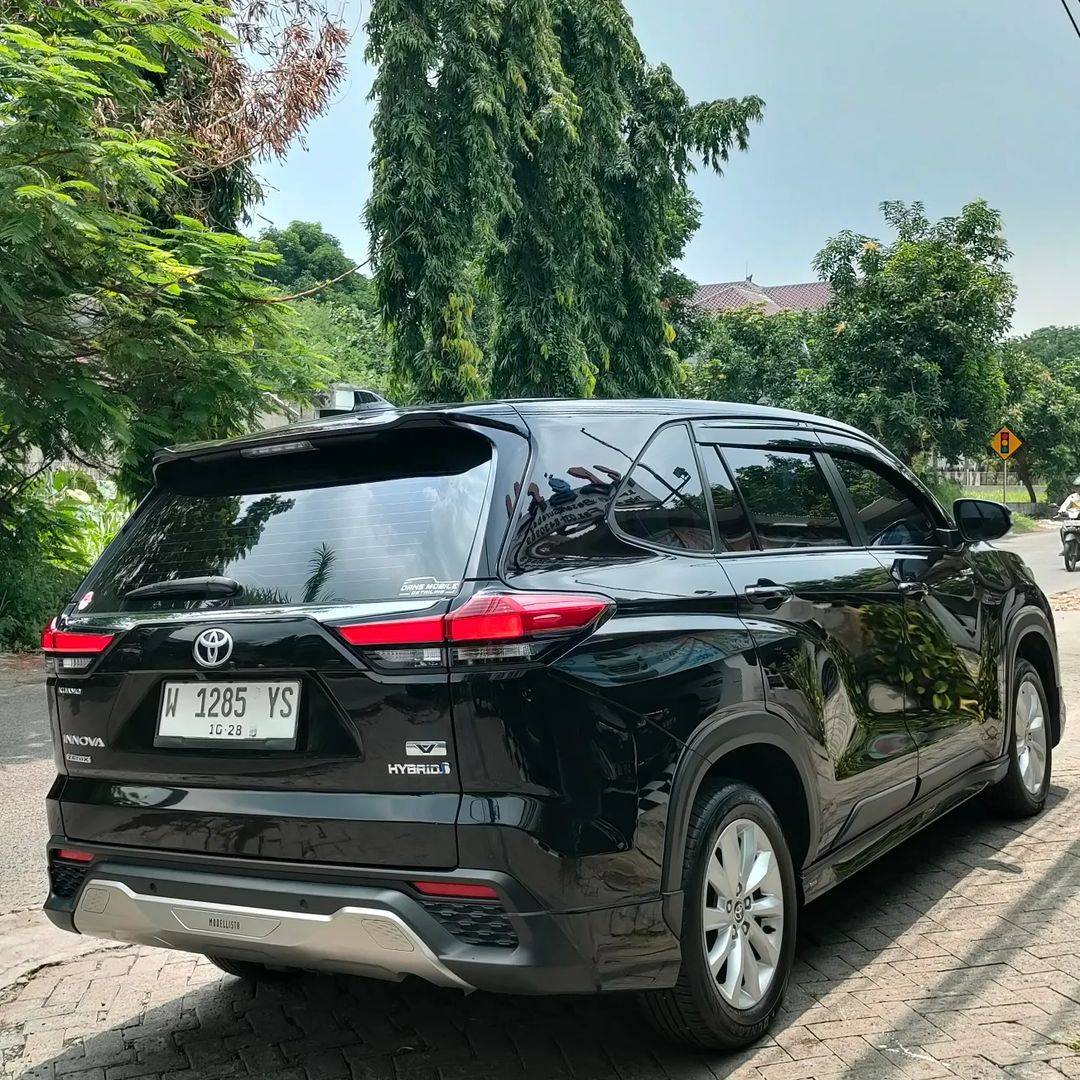 2022 Toyota Kijang Innova Zenix Hybrid EV 2022 Toyota Kijang Innova Zenix Hybrid EV