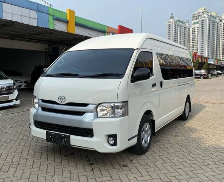 Second Hand 2018 Toyota Hiace Commuter Manual