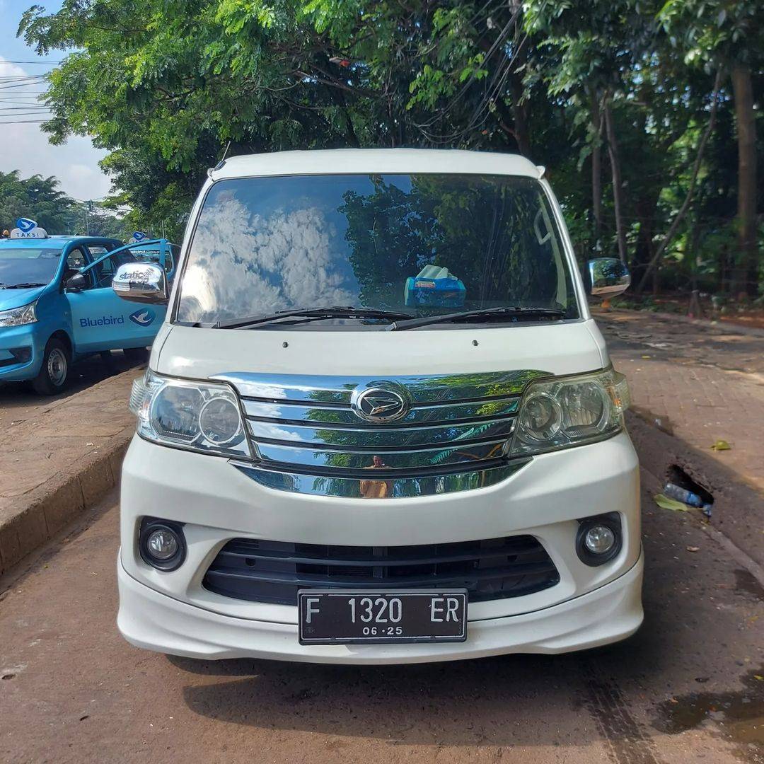 2015 Daihatsu Luxio Bekas 2015 Daihatsu Luxio Bekas