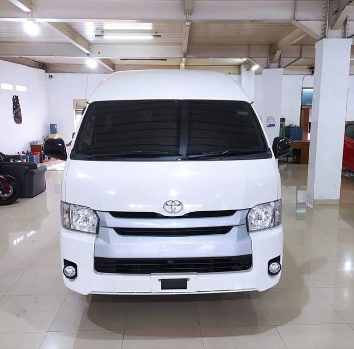 2016 Toyota Hiace Commuter Manual Bekas