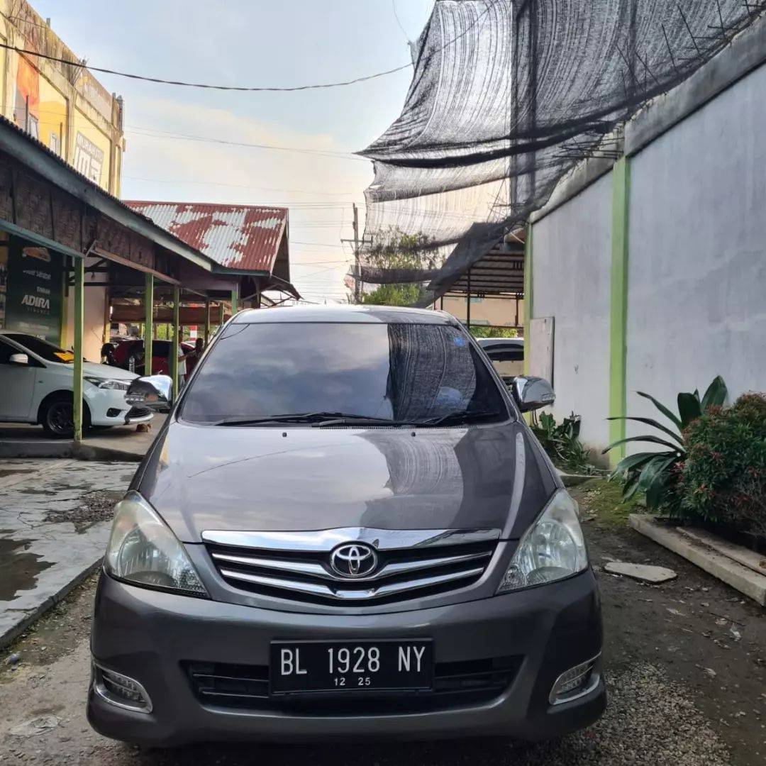 2010 Toyota Kijang Innova 2010 Toyota Kijang Innova