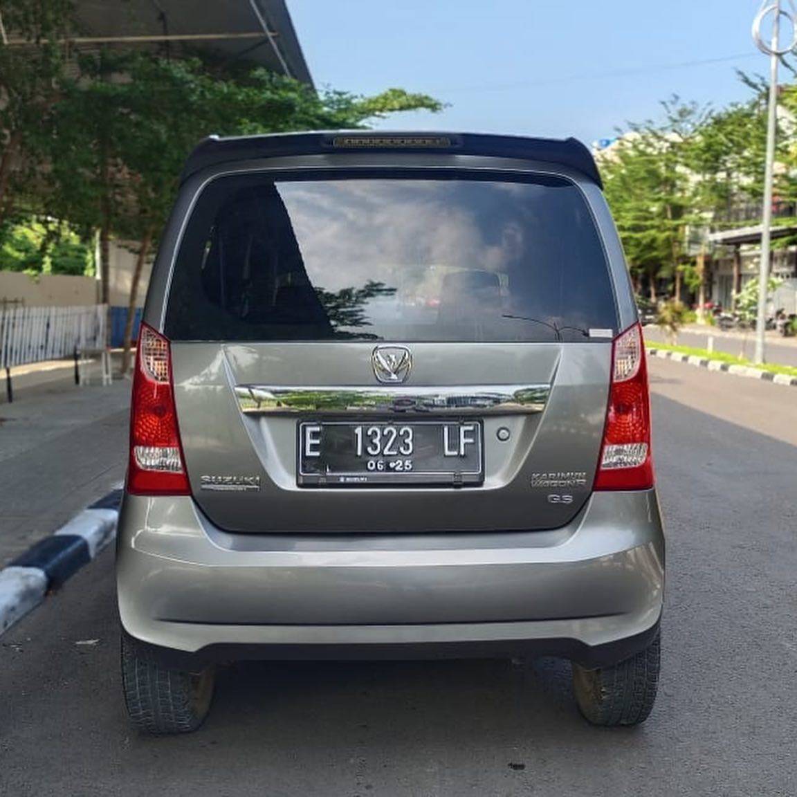 2015 Suzuki Karimun Wagon R GS 2015 Suzuki Karimun Wagon R GS