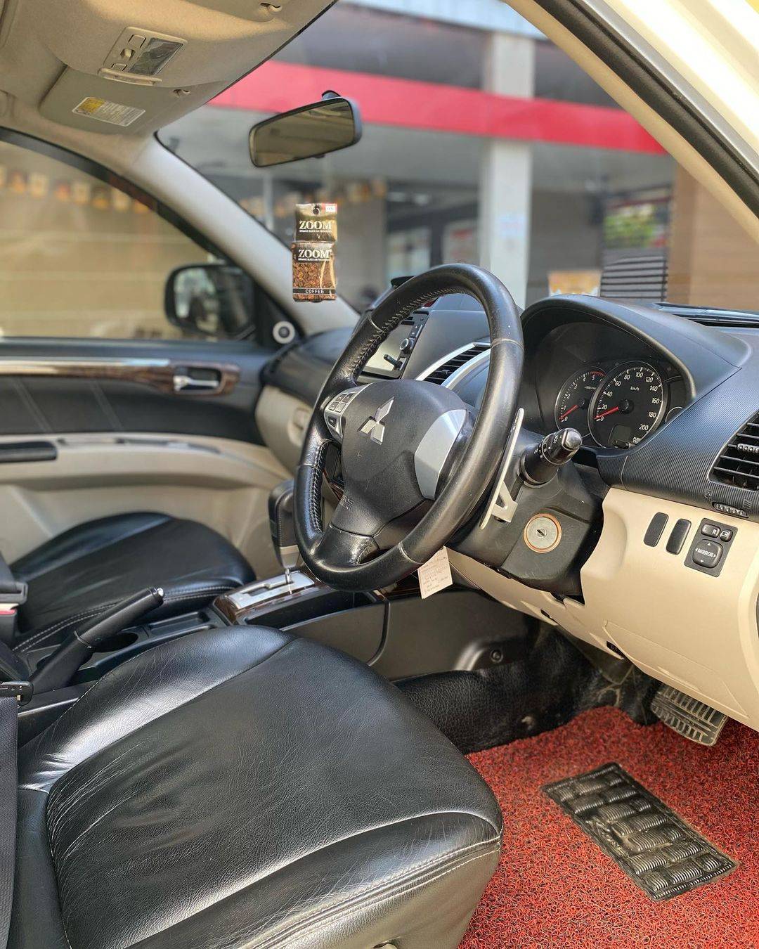 2014 Mitsubishi Pajero 2014 Mitsubishi Pajero