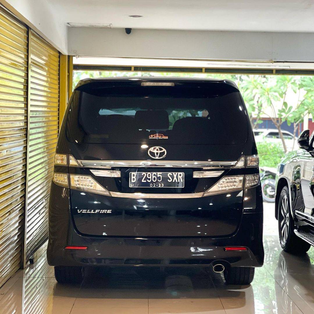 2013 Toyota Vellfire 2013 Toyota Vellfire