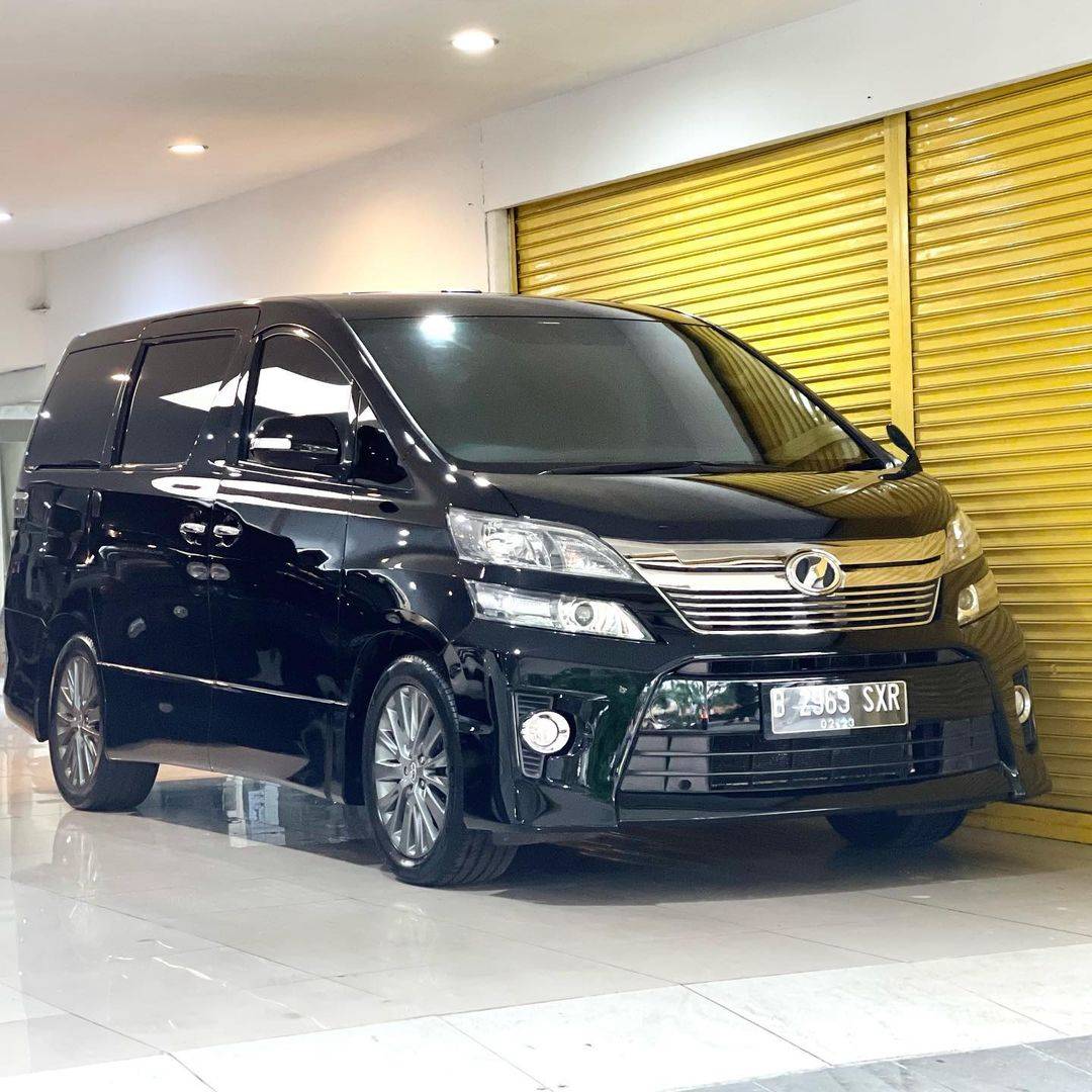 2013 Toyota Vellfire 2013 Toyota Vellfire