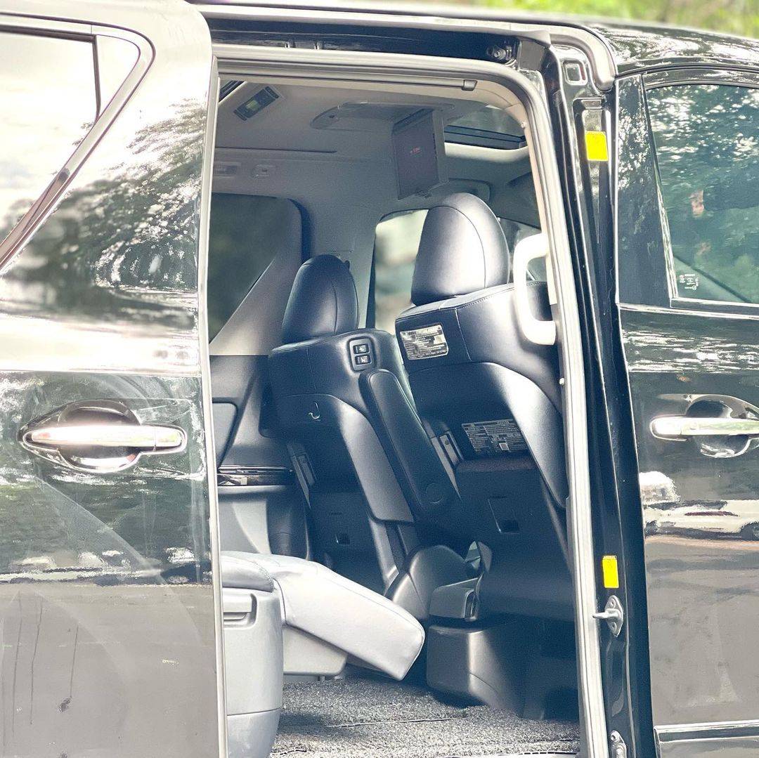 2013 Toyota Vellfire 2013 Toyota Vellfire